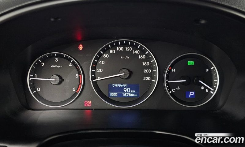 Hyundai Starex Van 3-Seater