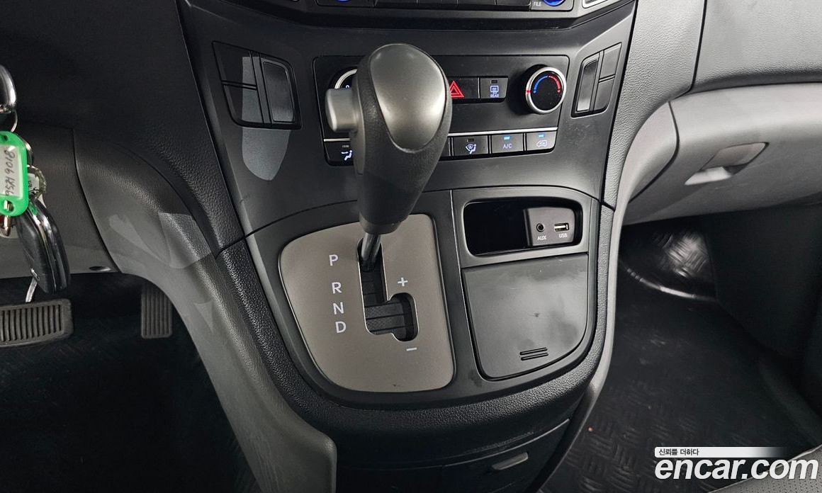 Hyundai Starex Van 3-Seater