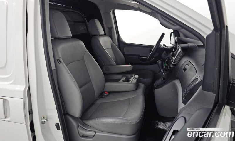 Hyundai Starex Van 3-Seater