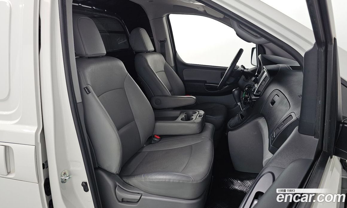 Hyundai Starex Van 3-Seater