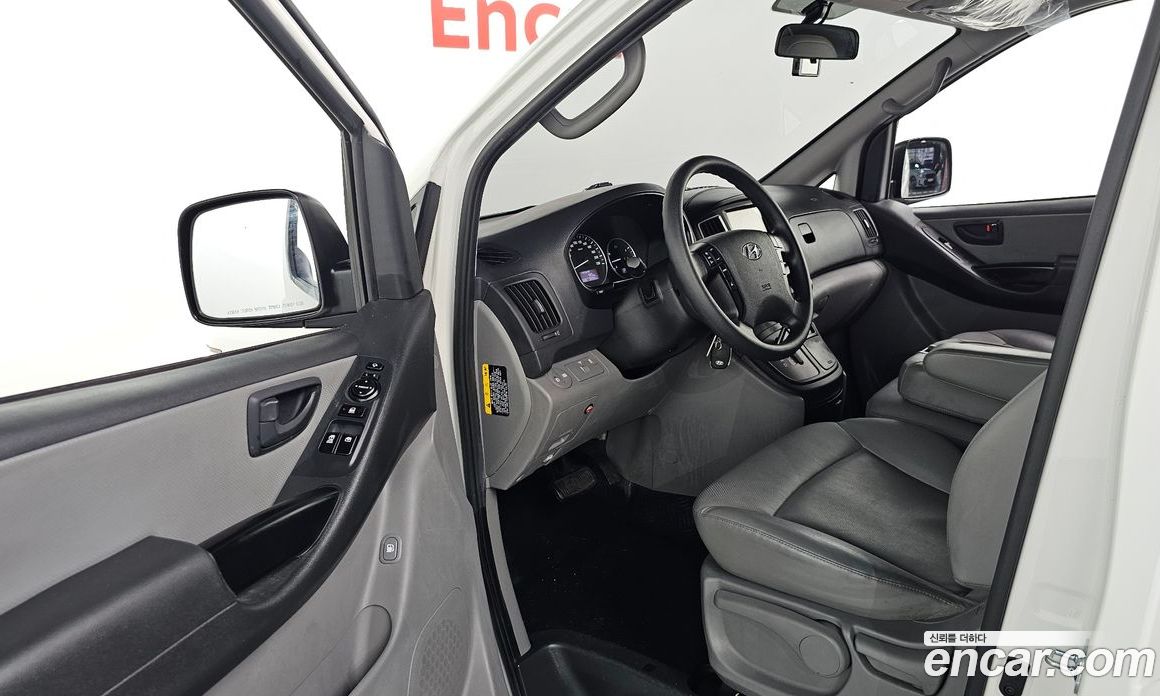 Hyundai Starex Van 3-Seater