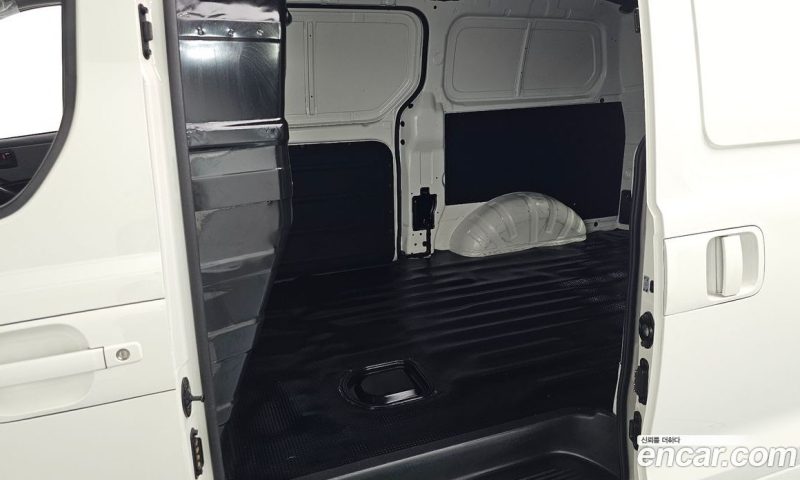 Hyundai Starex Van 3-Seater