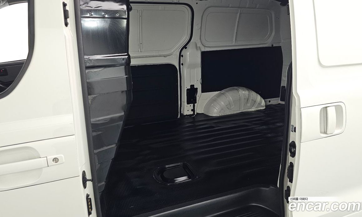 Hyundai Starex Van 3-Seater