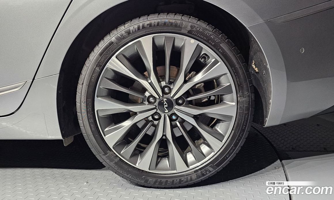 Kia K8 2.5 Gasoline 2WD