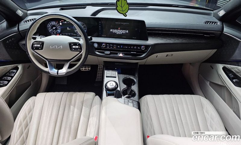Kia K8 2.5 Gasoline 2WD