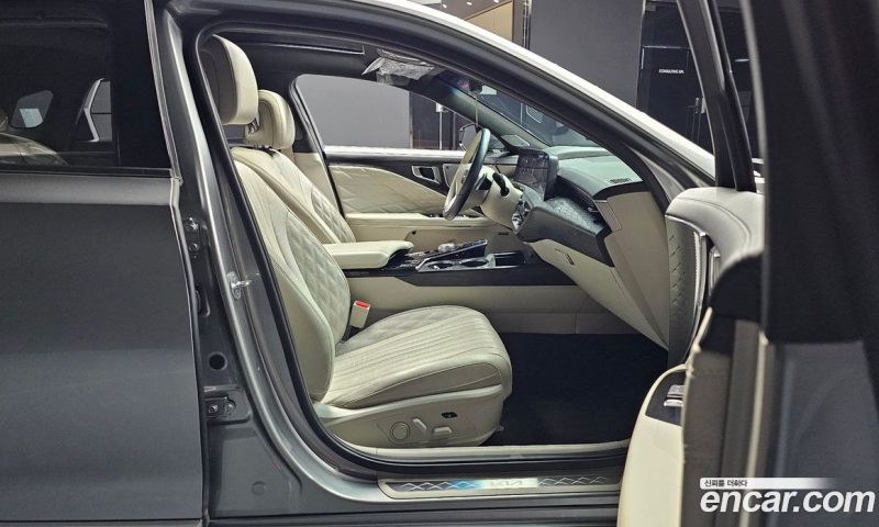 Kia K8 2.5 Gasoline 2WD