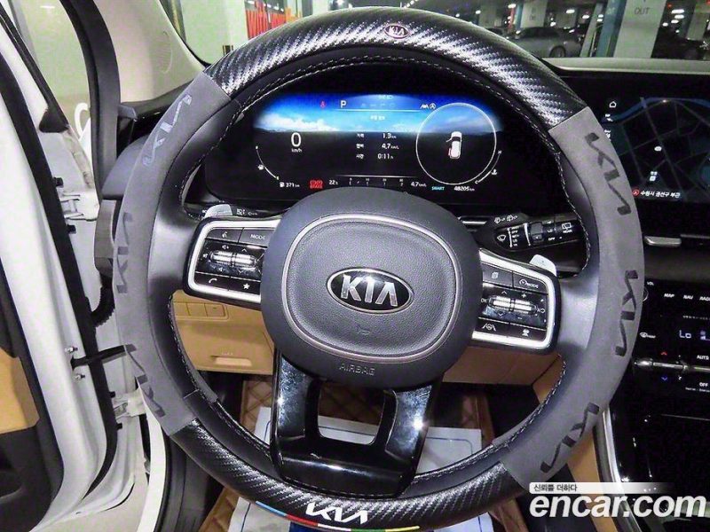 Kia Carnival 9-Seater Signature