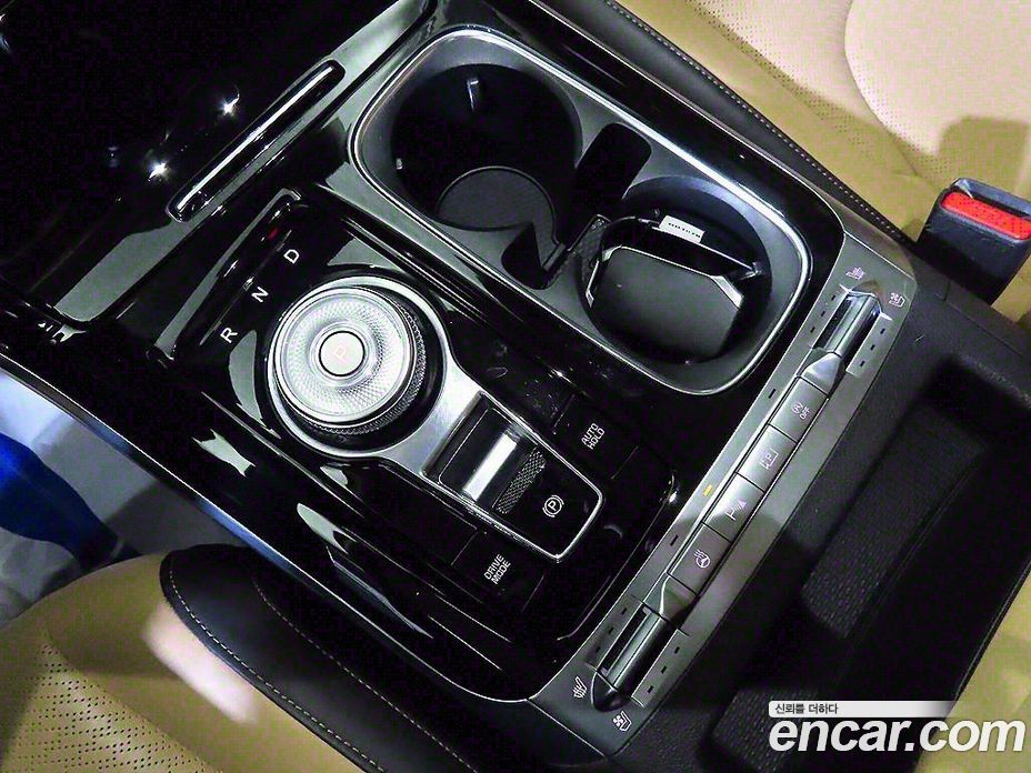 Kia Carnival 9-Seater Signature