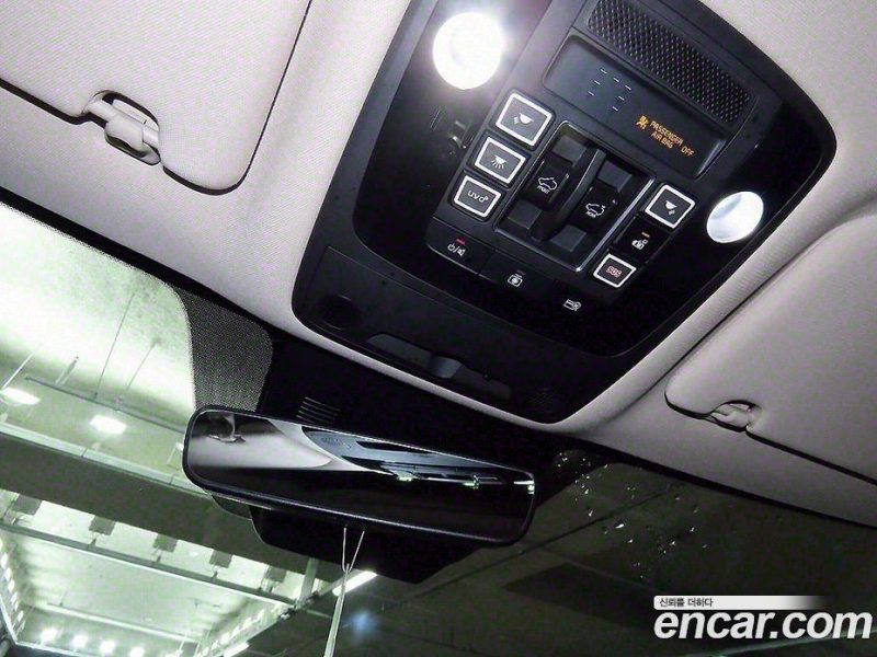 Kia Carnival 9-Seater Signature