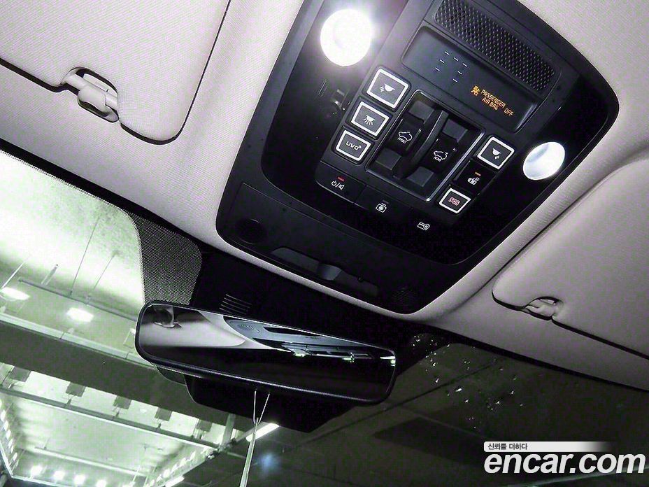 Kia Carnival 9-Seater Signature