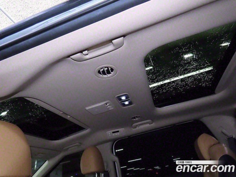 Kia Carnival 9-Seater Signature