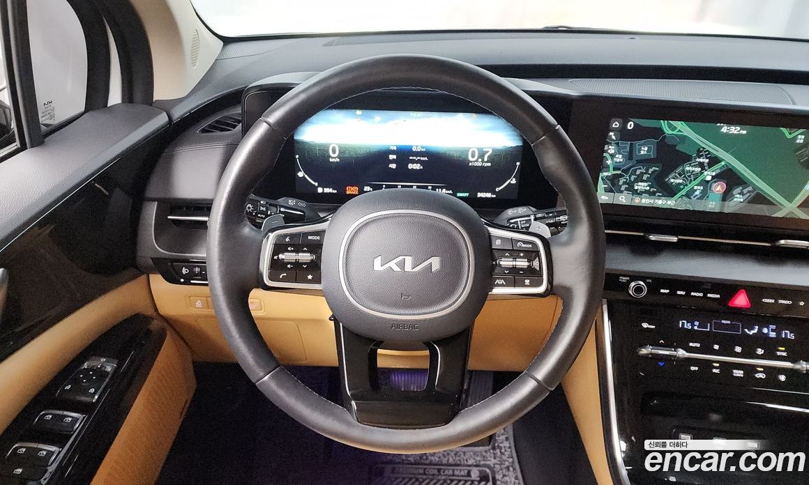 Kia Carnival 7-Seater Outdoor