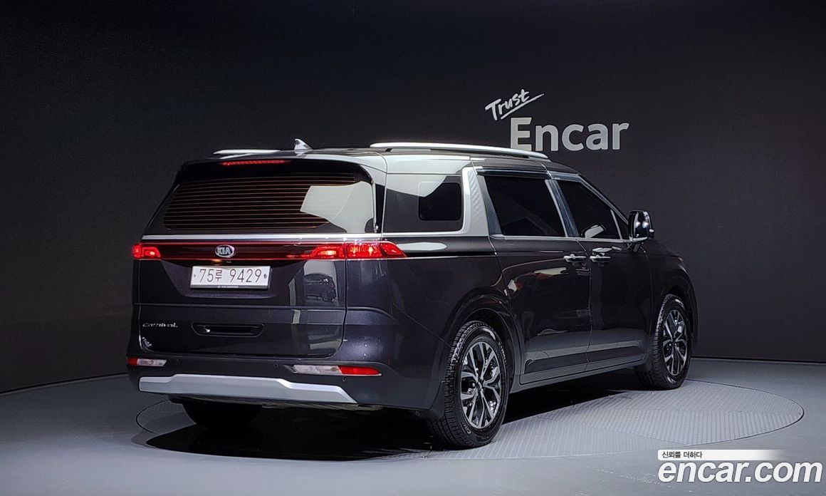 Kia Carnival 11-Seater Prestige
