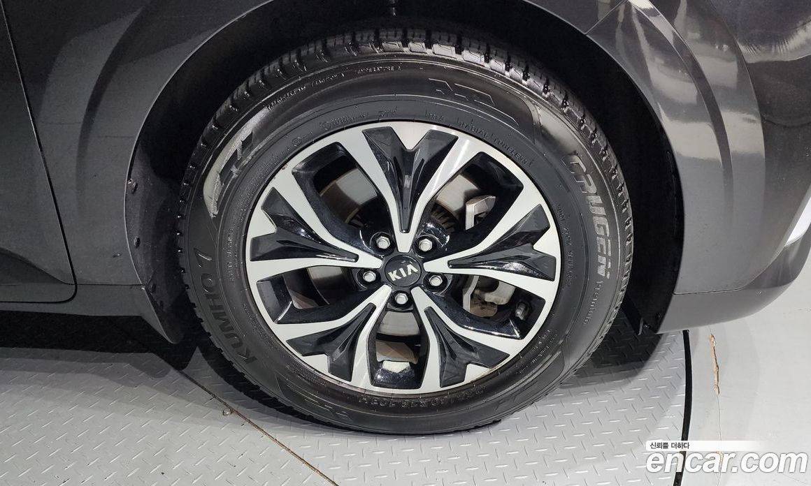 Kia Carnival 11-Seater Prestige