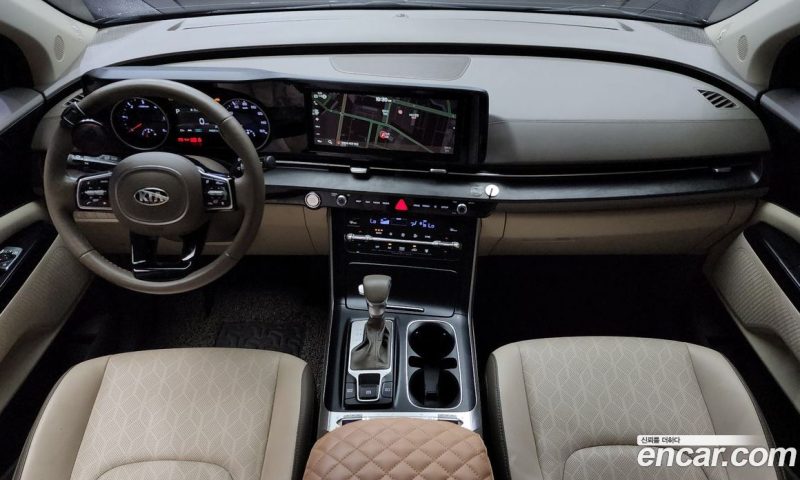 Kia Carnival 11-Seater Prestige