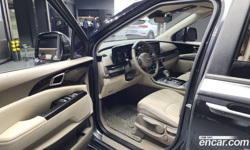 Kia Carnival 11-Seater Prestige