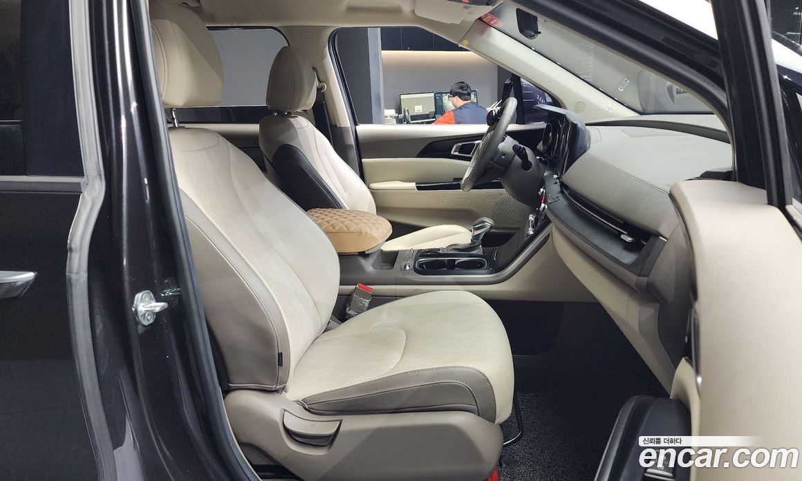 Kia Carnival 11-Seater Prestige