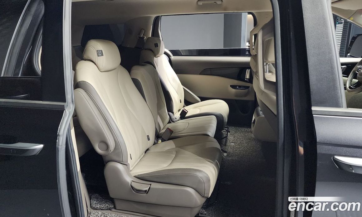 Kia Carnival 11-Seater Prestige