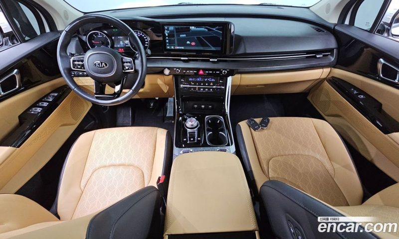 Kia Carnival 9-Seater Noblesse
