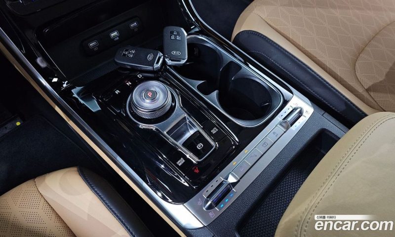 Kia Carnival 9-Seater Noblesse