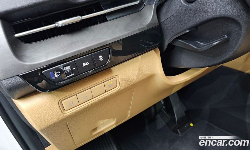 Kia Carnival 9-Seater Noblesse
