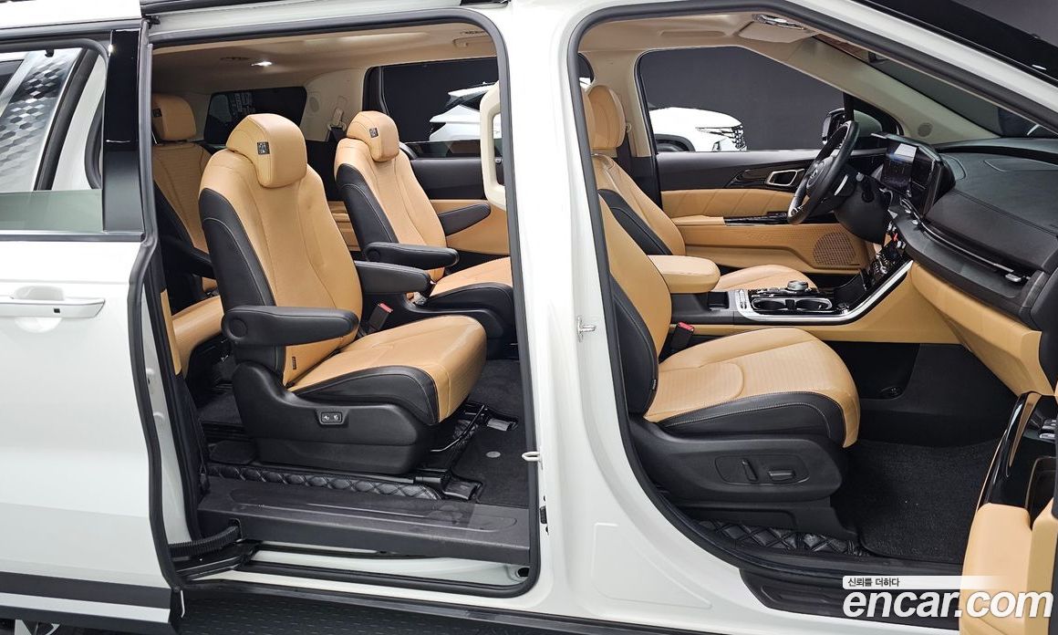 Kia Carnival 9-Seater Signature