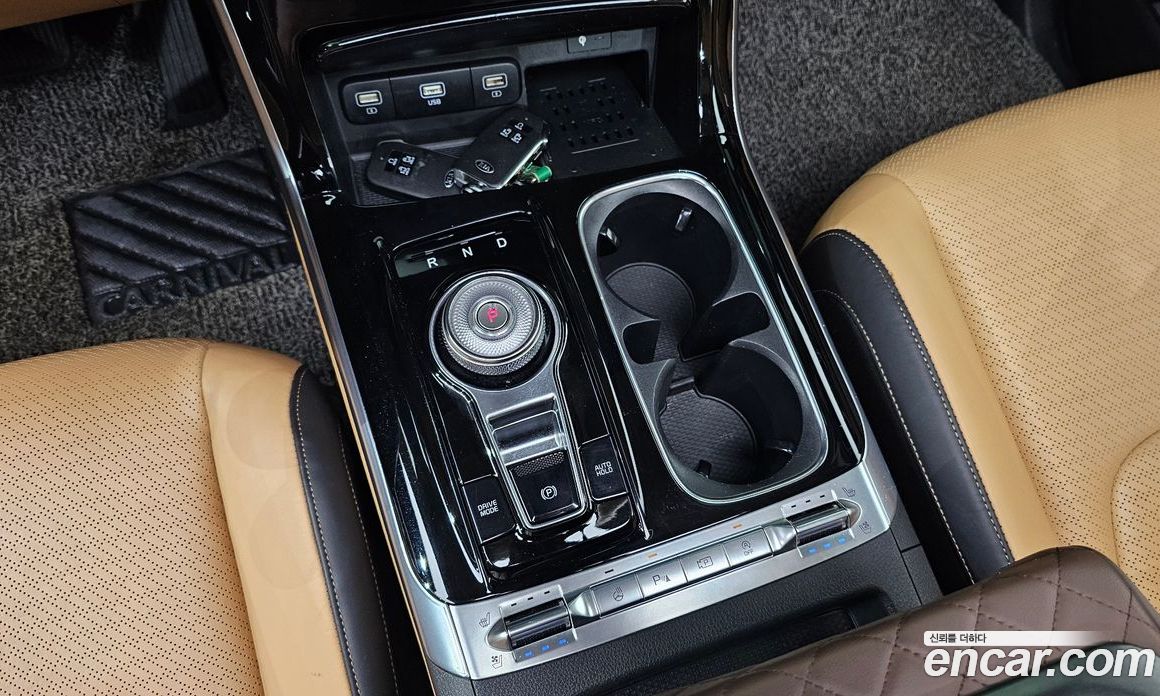 Kia Carnival 9-Seater Signature