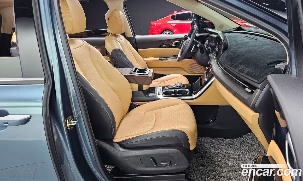 Kia Carnival 9-Seater Signature