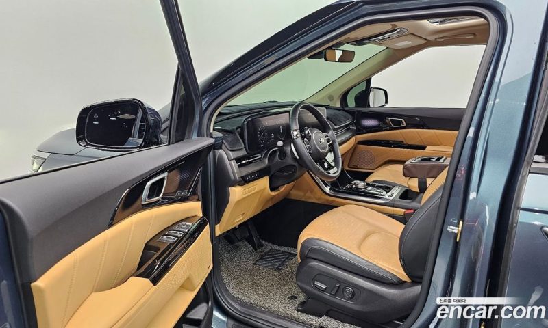 Kia Carnival 9-Seater Signature