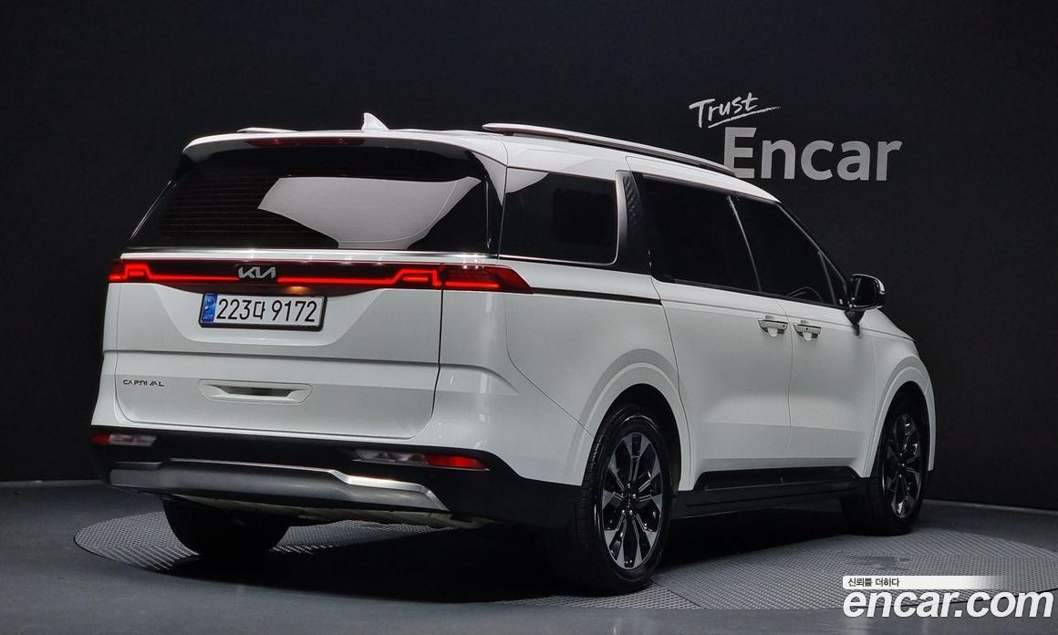Kia Carnival 9-Seater Signature