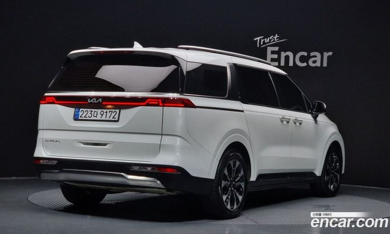 Kia Carnival 9-Seater Signature