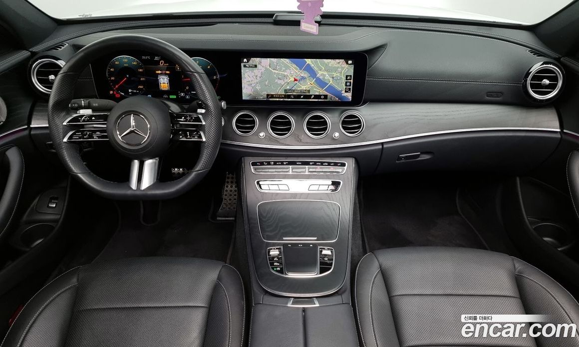 Mercedes Benz E-Class E220d 4MATIC AMG Line