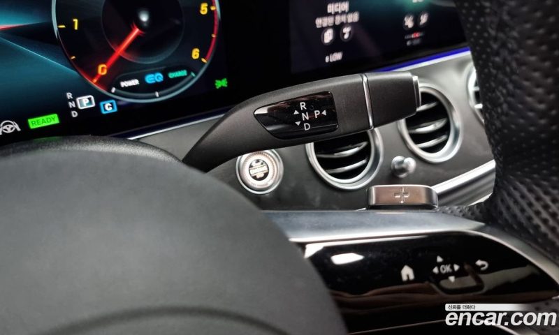 Mercedes Benz E-Class E220d 4MATIC AMG Line