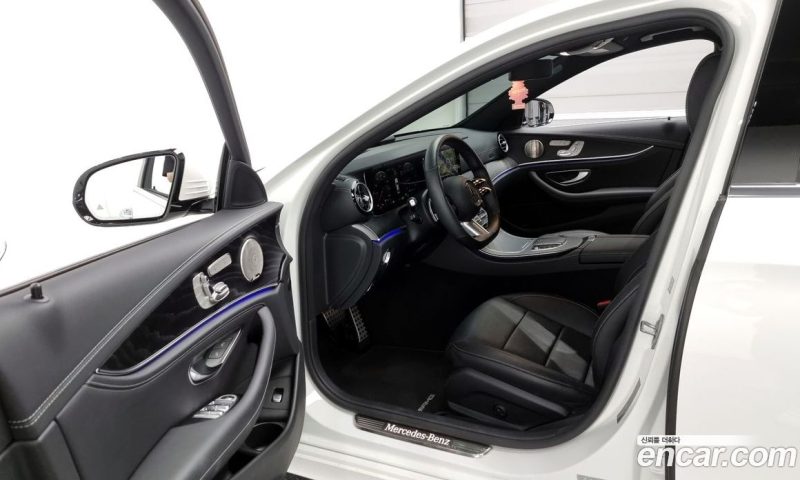 Mercedes Benz E-Class E220d 4MATIC AMG Line