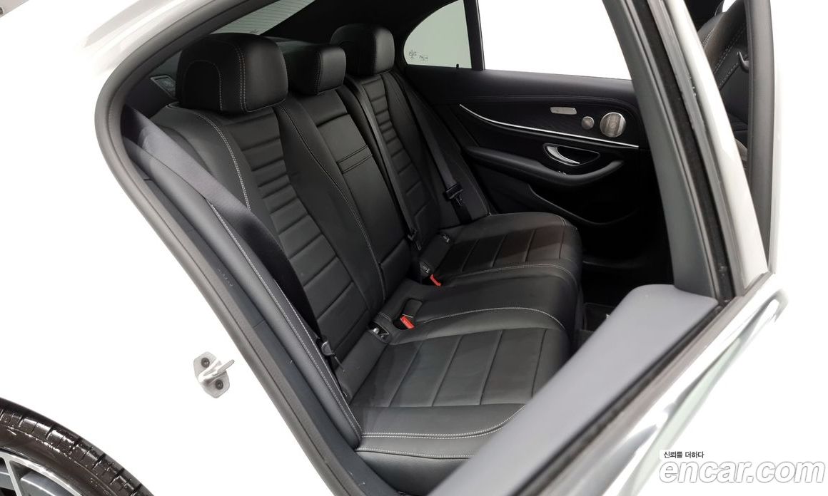 Mercedes Benz E-Class E220d 4MATIC AMG Line