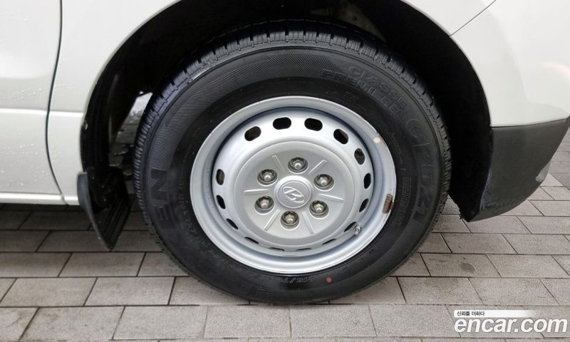 Hyundai Starex Van 3-Seater