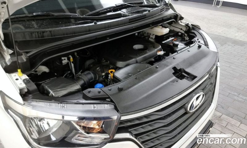 Hyundai Starex Van 3-Seater