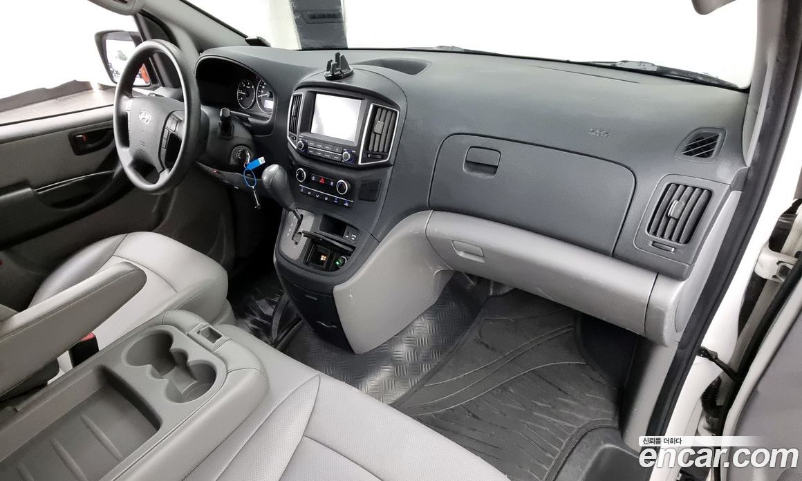 Hyundai Starex Van 3-Seater