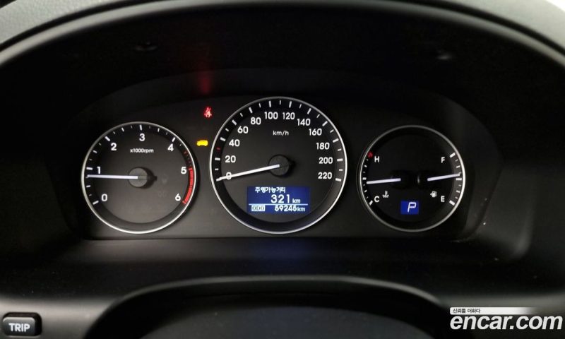 Hyundai Starex Van 3-Seater