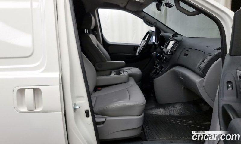 Hyundai Starex Van 3-Seater