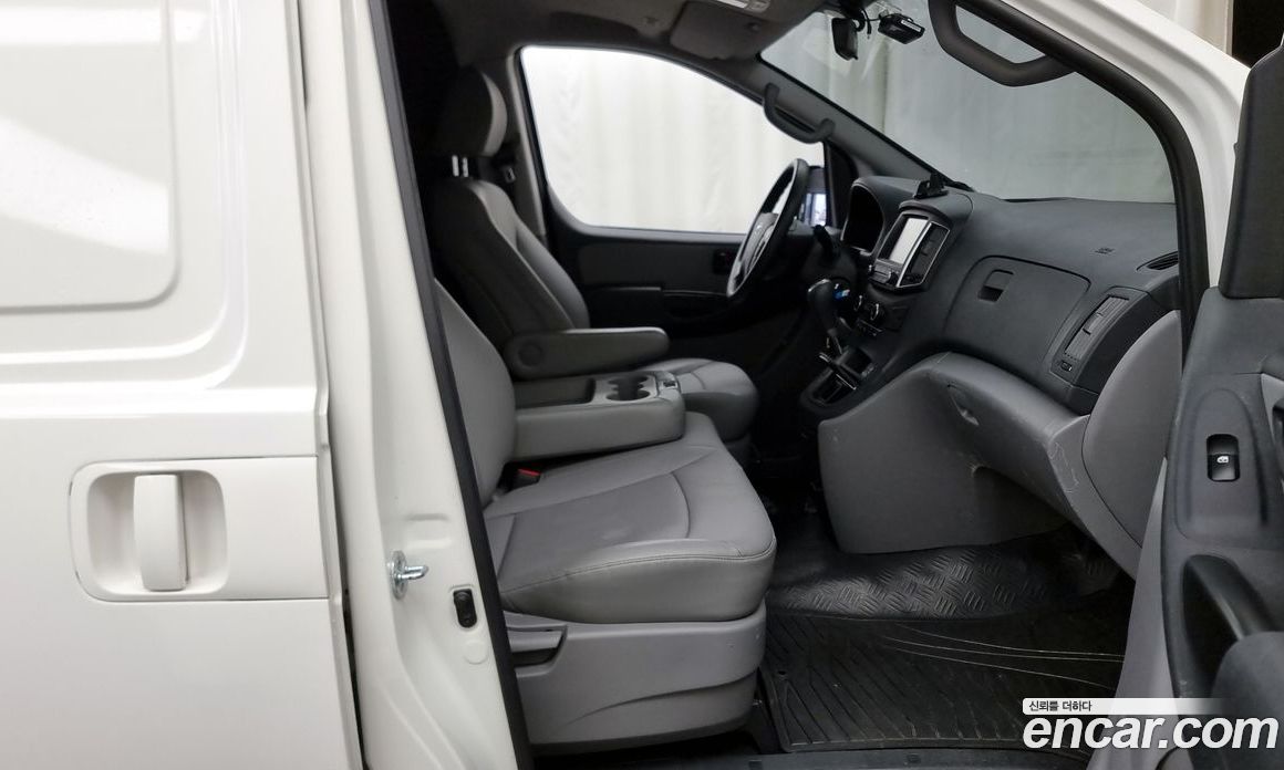Hyundai Starex Van 3-Seater