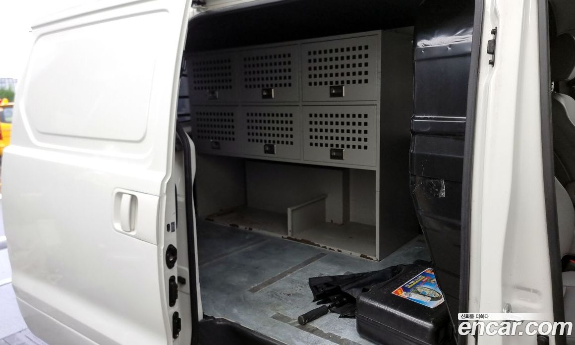 Hyundai Starex Van 3-Seater