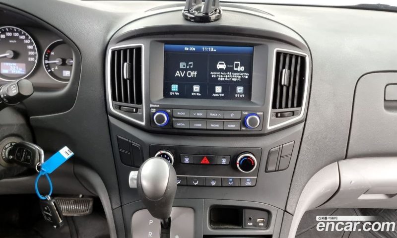 Hyundai Starex Van 3-Seater