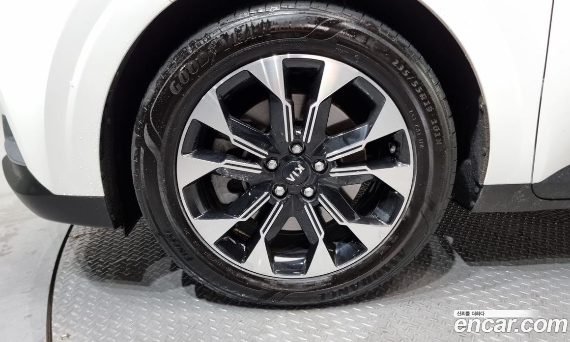 Kia Carnival 7-Seater Noblesse