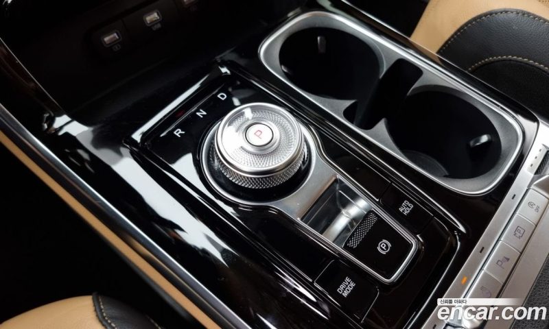 Kia Carnival 7-Seater Noblesse