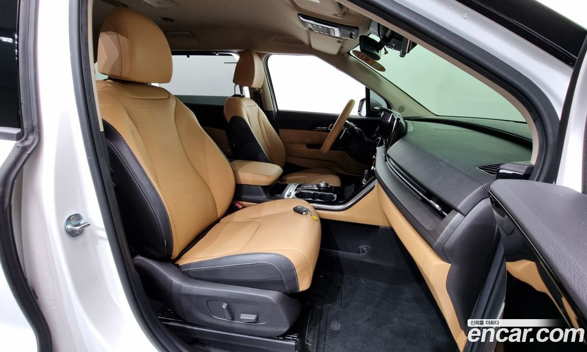 Kia Carnival 7-Seater Noblesse