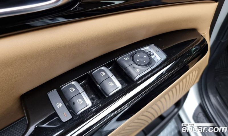 Kia Carnival 7-Seater Noblesse