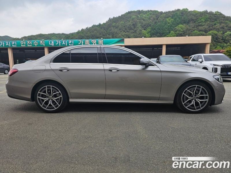 Mercedes Benz E-Class E220d 4MATIC AMG Line