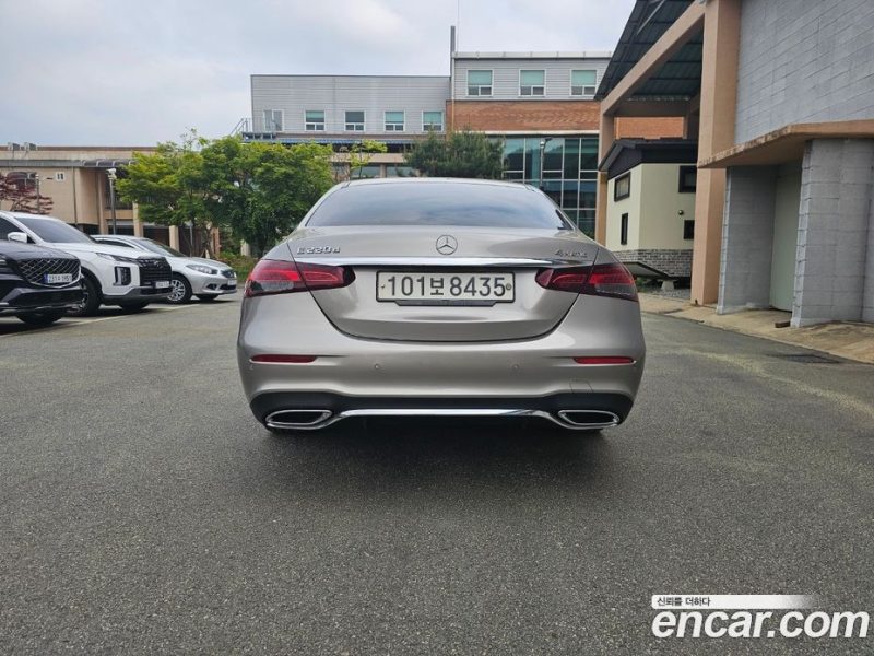 Mercedes Benz E-Class E220d 4MATIC AMG Line
