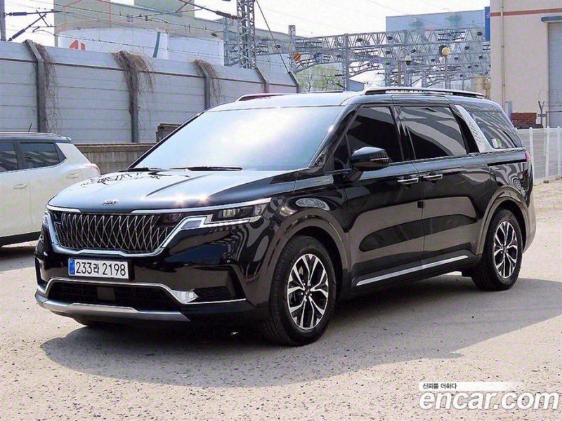 Kia Carnival 9-Seater Noblesse